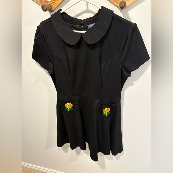 Modcloth Black Collar dress with Sunflower Embroidery pockets - Picture 2 of 8